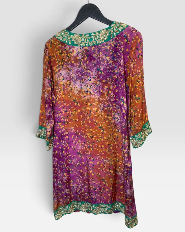 Vestido estampado  con bordado rapsodia