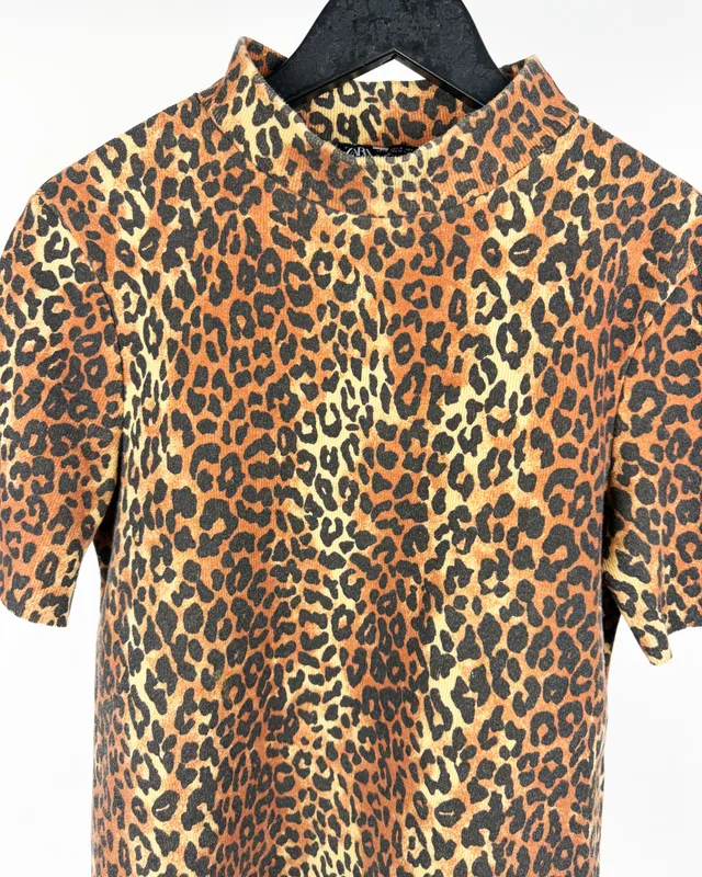 Remera animal print zara