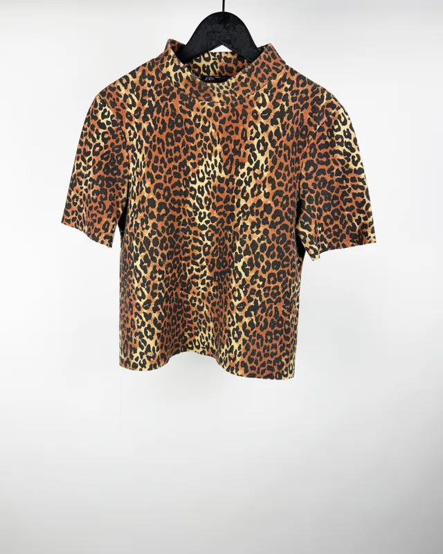 Remera animal print zara