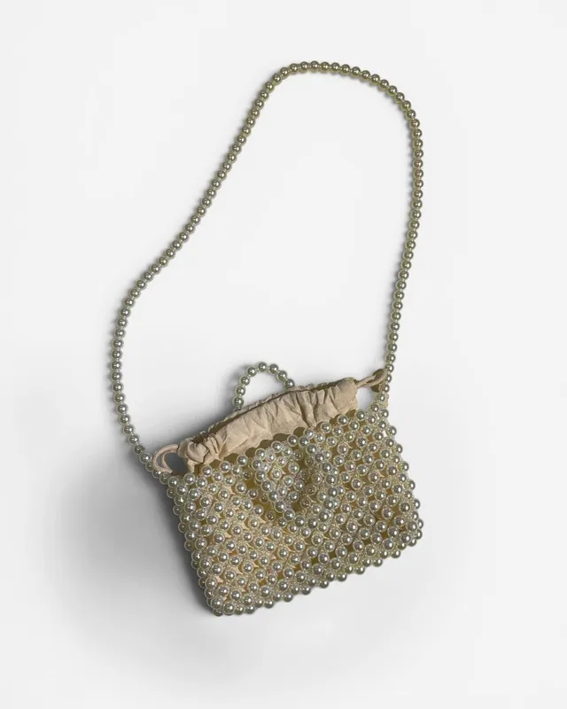 Cartera bandolera perlas zara