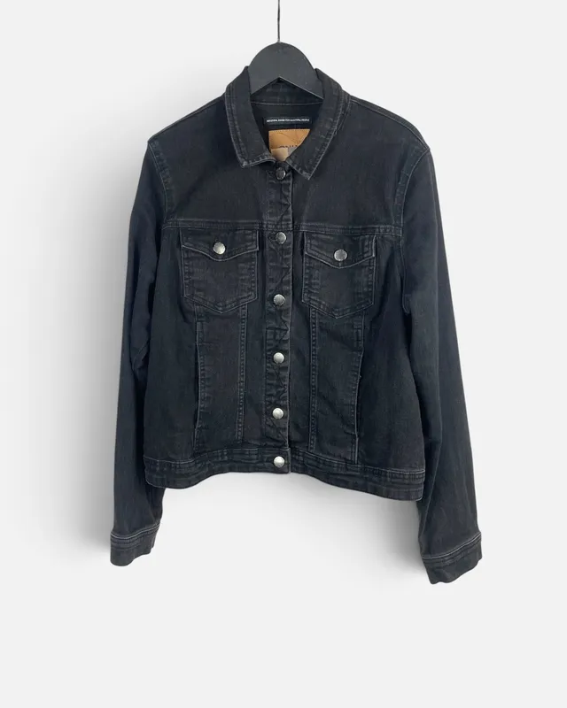 Campera negra de jean only