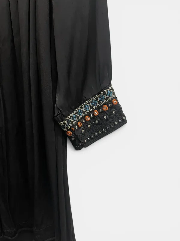 Blusa off shoulder bordada africa