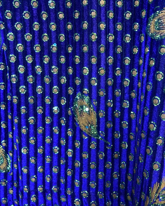 Vestido violeta terciopelo aro criado