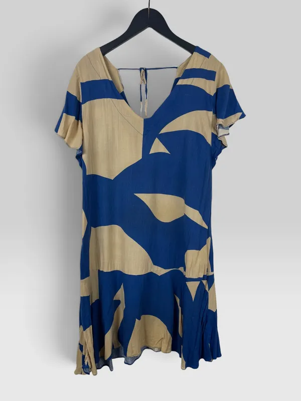 Vestido corto estampado geometrico