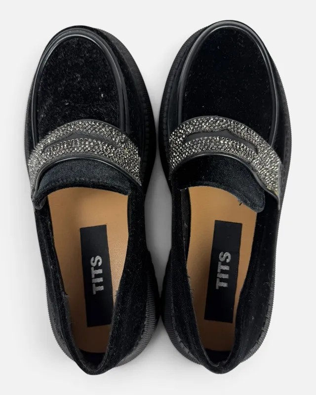 Mocasines negros tits