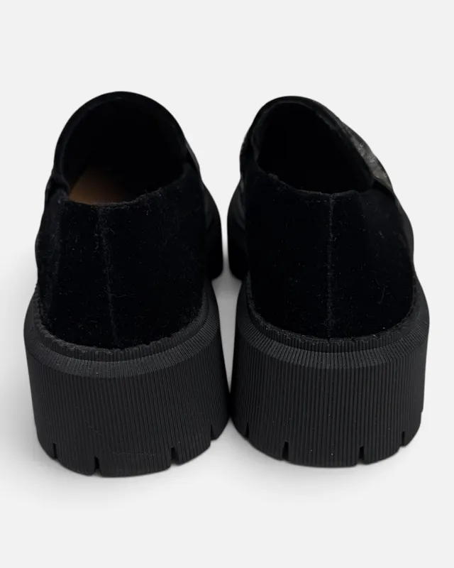 Mocasines negros tits