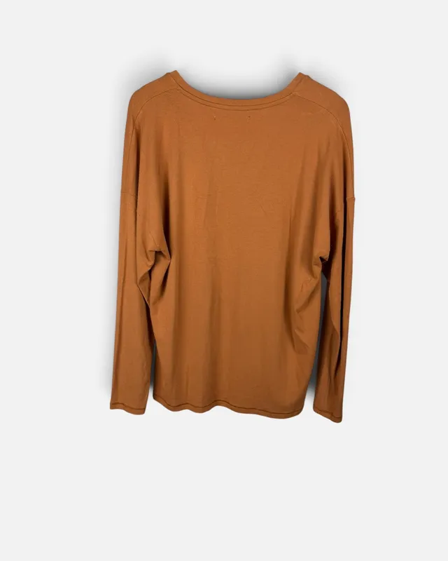 Remera combinada naum