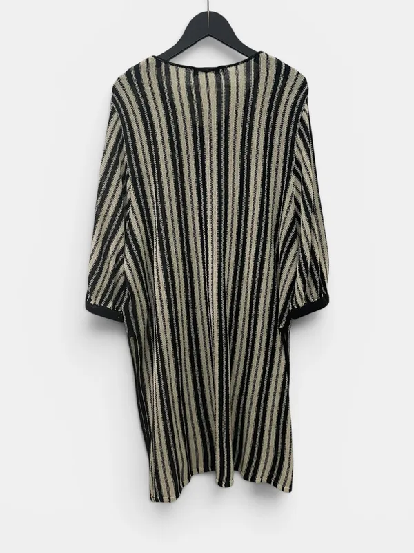 Vestido remera tejido rayado manga corta zara