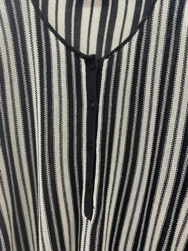 Vestido remera tejido rayado manga corta zara