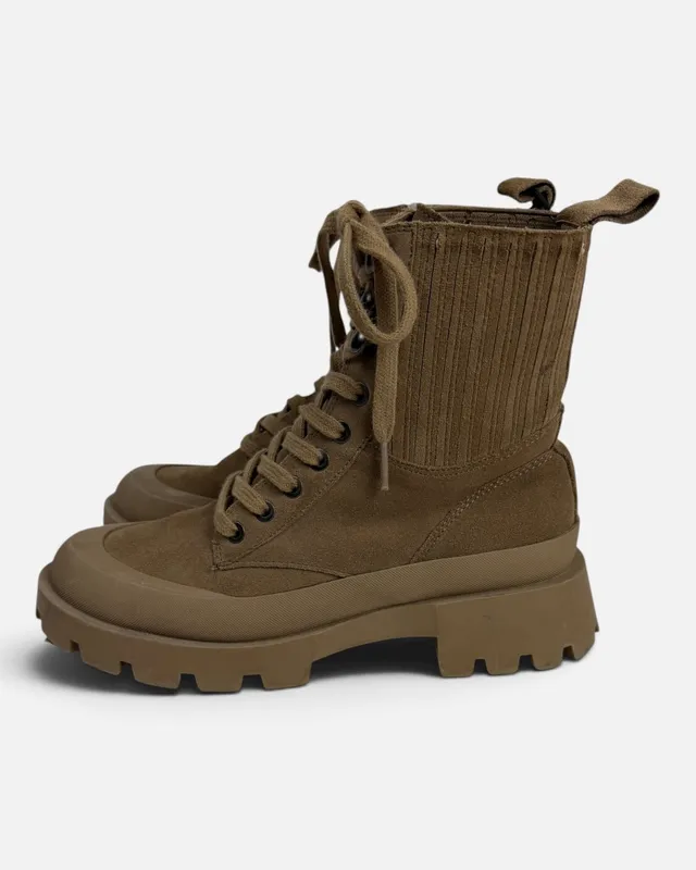 Borcegos beige zara