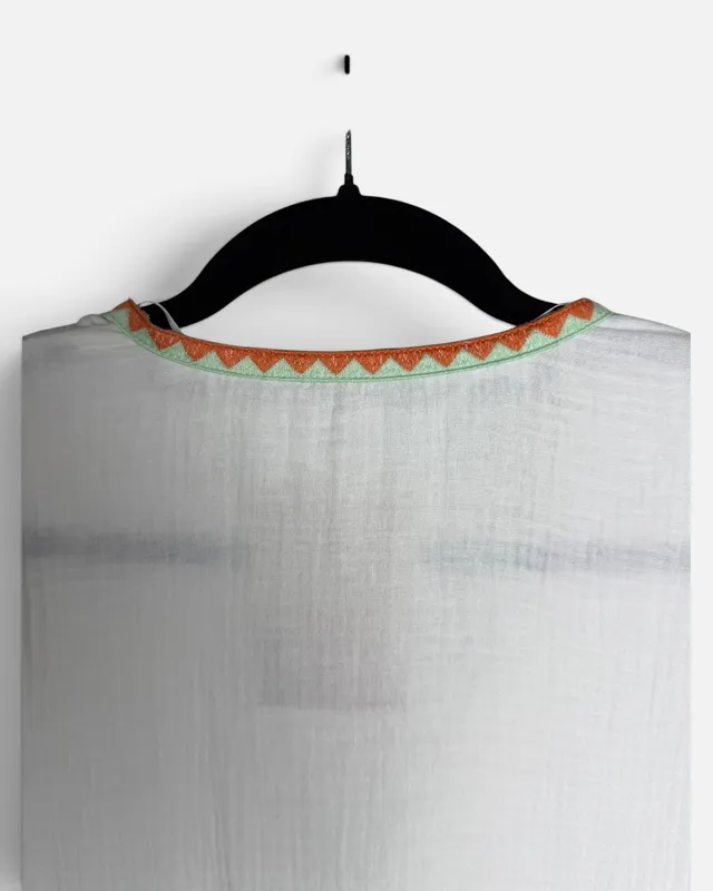 Blusa blanca guarda zara