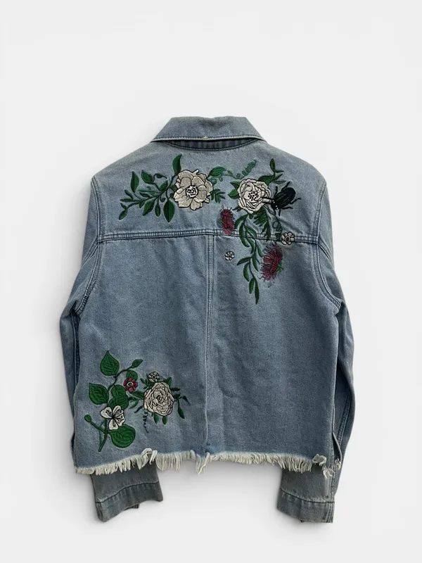 Campera jean bordada h&m coachella
