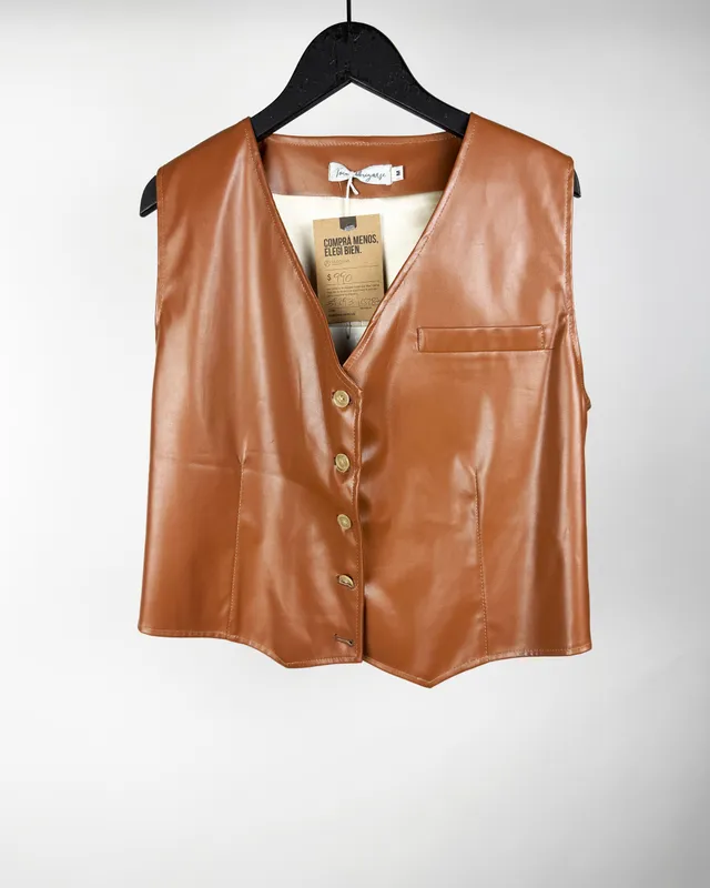 Chaleco marron toca abrigarse