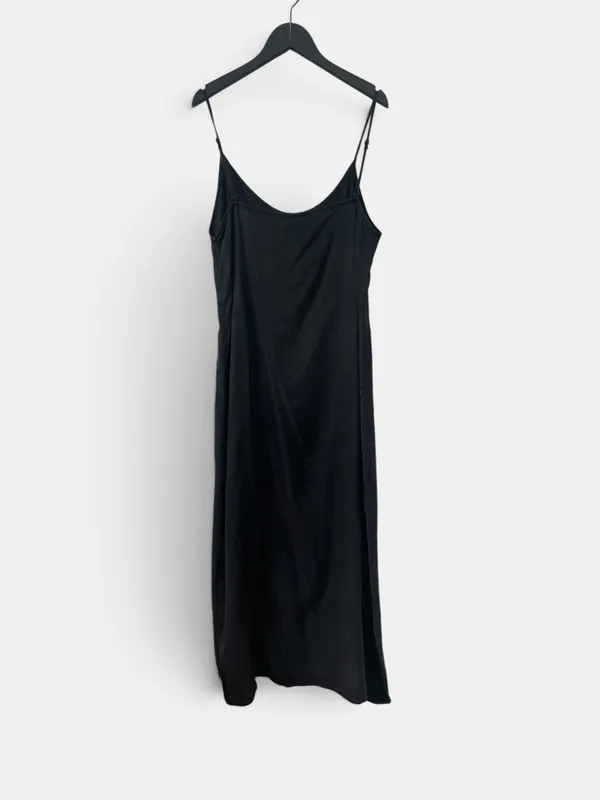 Vestido largo midi tajo bretel fino zara