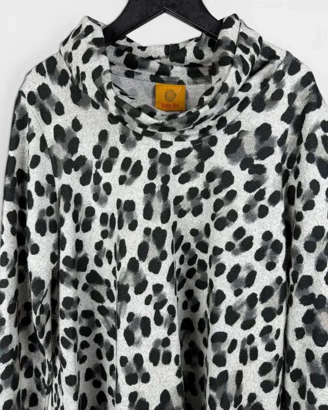 Buzo animal print gris ruby rd.