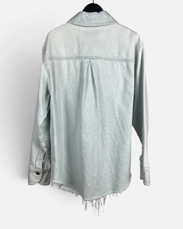 Sobre camisa jean celeste zara