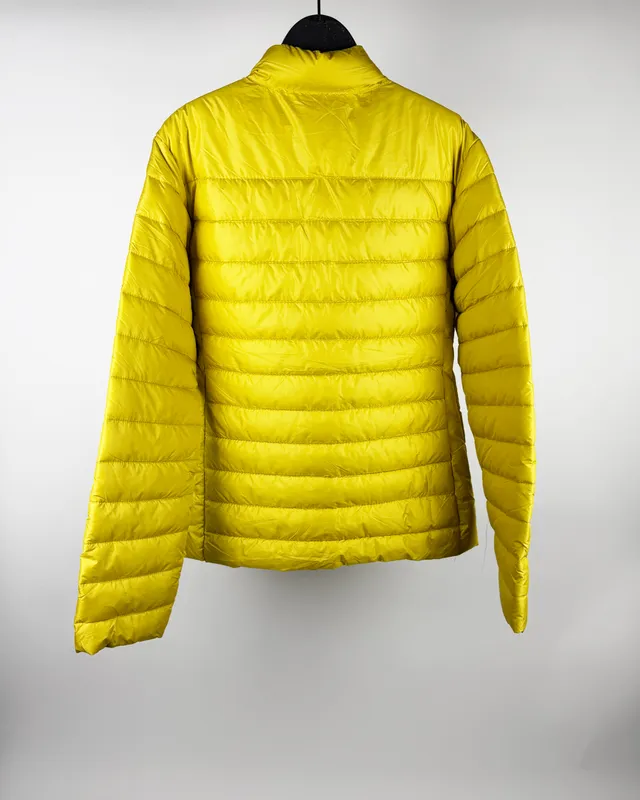 Campera amarilla capitoneada hering