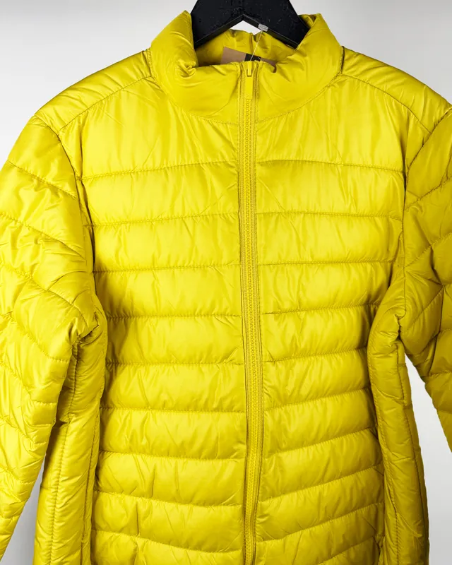 Campera amarilla capitoneada hering