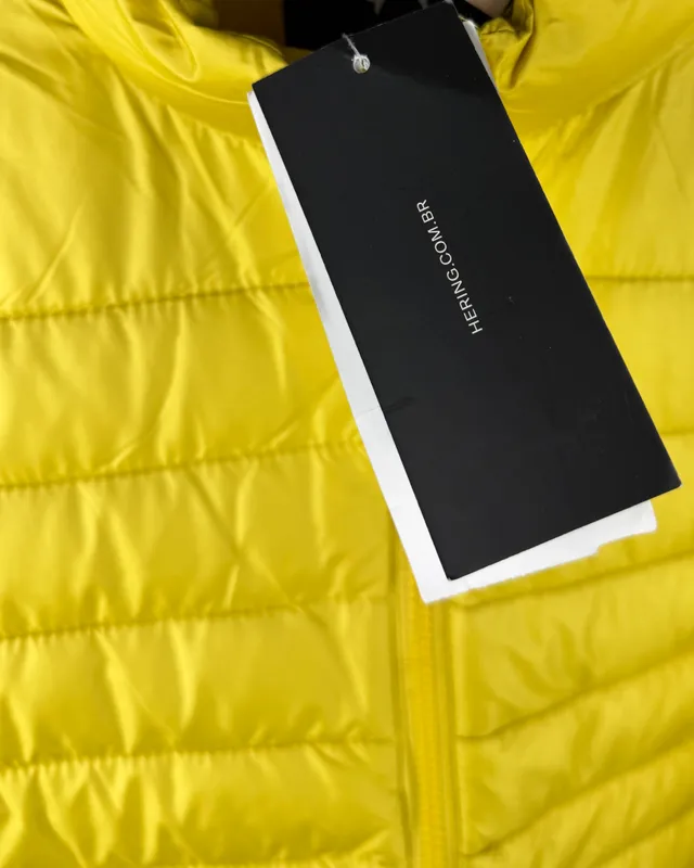 Campera amarilla capitoneada hering