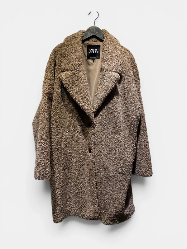 Tapado peludito camel zara
