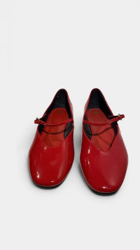 Balerinas Zara charol rojo con hebilla