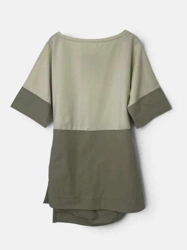 Remera con falda cos