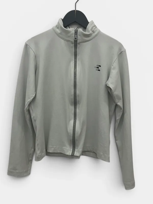Campera deportiva celeste claro class