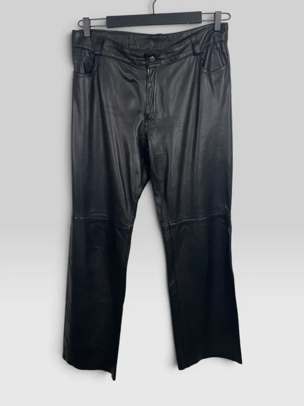Pantalon cuero zurra