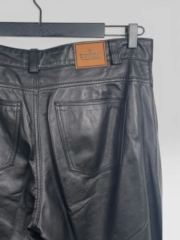 Pantalon cuero zurra