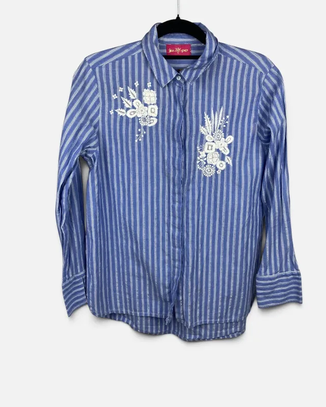 Camisa celeste rayada c/bordado justa petra