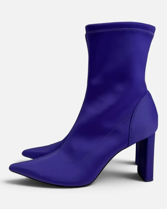 Botas violetas taco zara