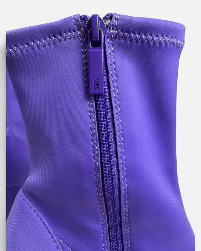 Botas violetas taco zara