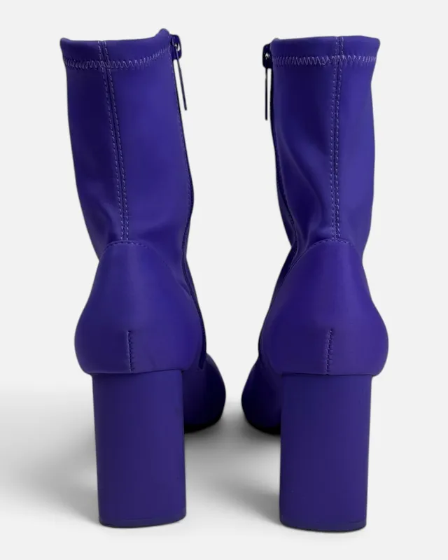 Botas violetas taco zara