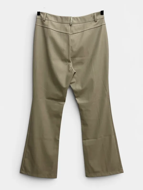 Pantalon eco cuero beige viviana mendez
