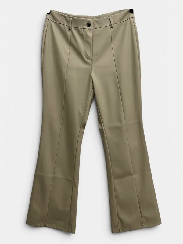 Pantalon eco cuero beige viviana mendez