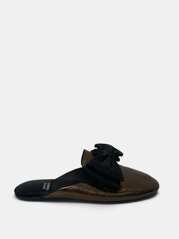 Zapato destalonado con moña jeffrey campbel