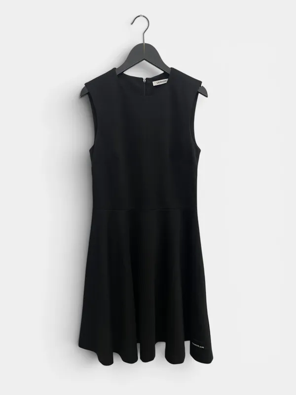 Vestido corto acampanado calvin klein