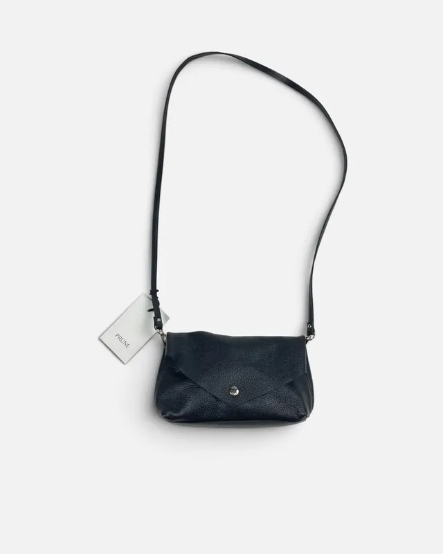 Cartera negra prune