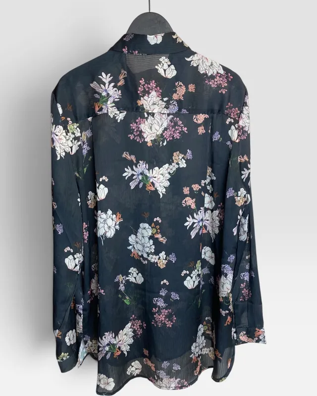 Camisa azul estampada limite