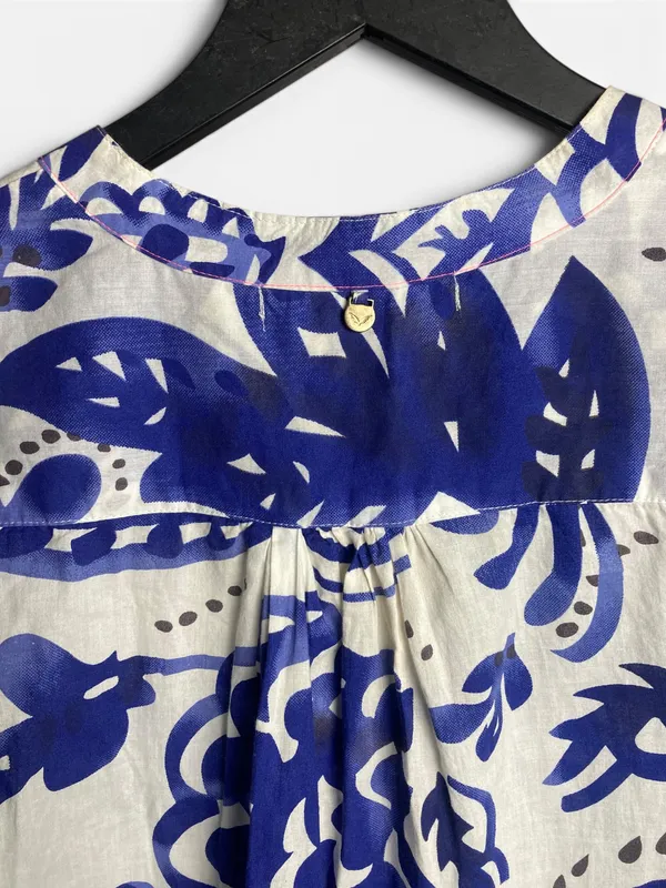 Vestido azul y blanca rapsodia