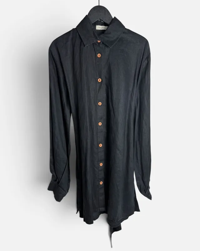 Camisa negra lino c/laso savia