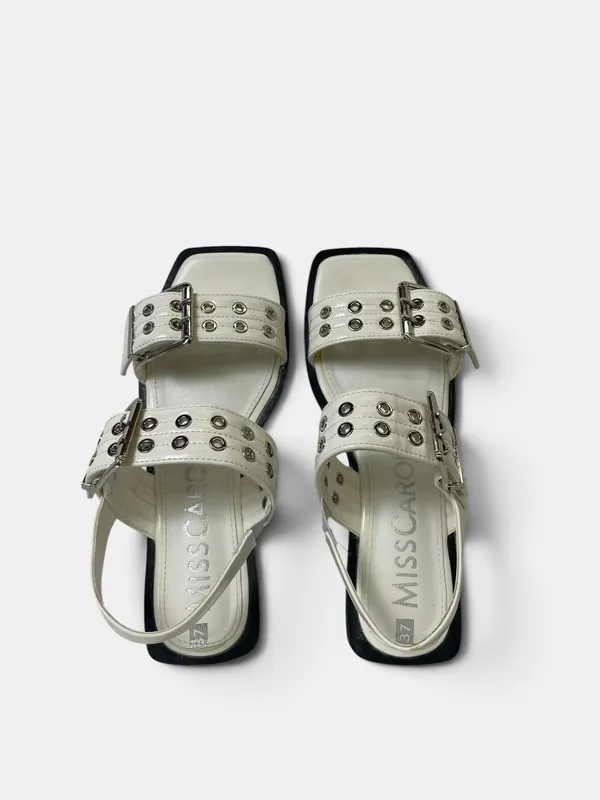 Sandalias chatas ojalillos miss carol