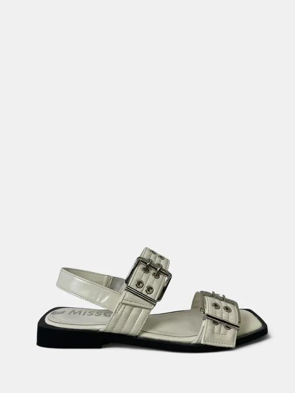 Sandalias chatas ojalillos miss carol