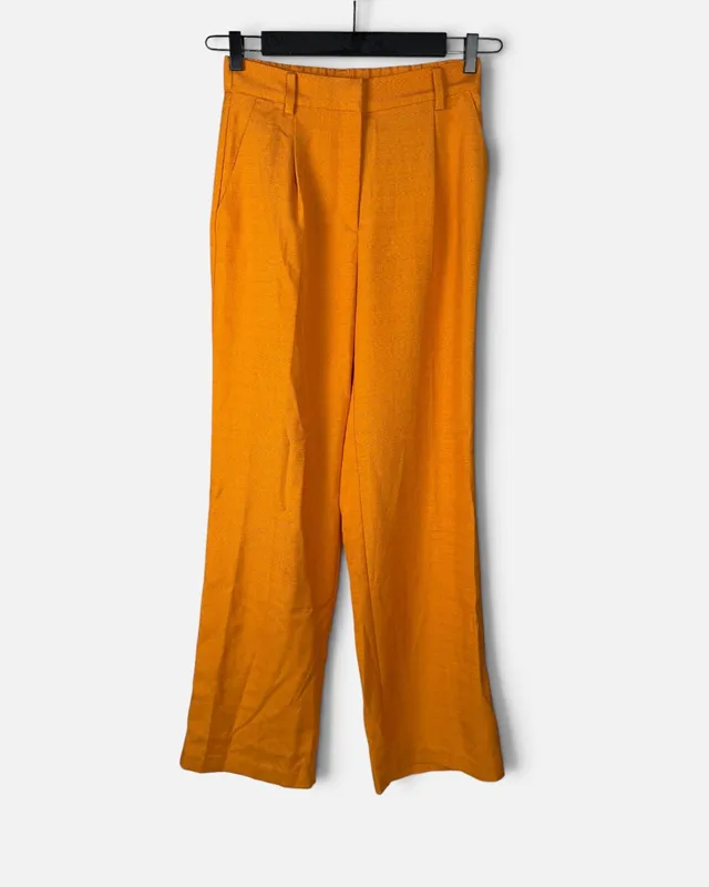 Pantalon naranja c/pinzas h&m