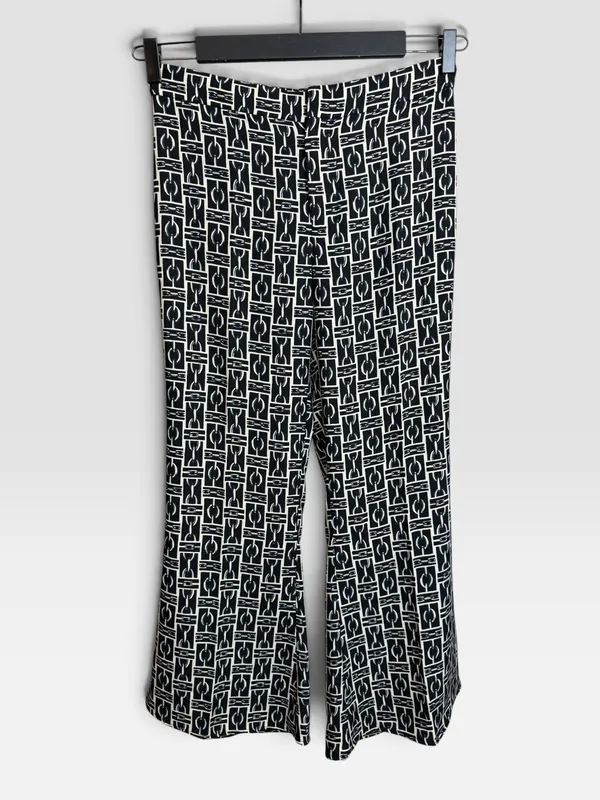Pantlon negro stampado zara