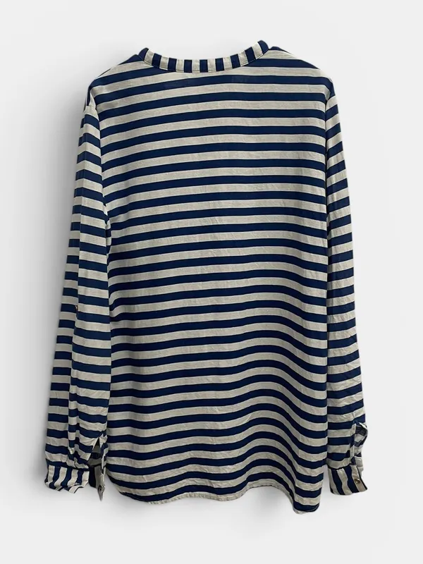 Camisa rayada v manga larga zara