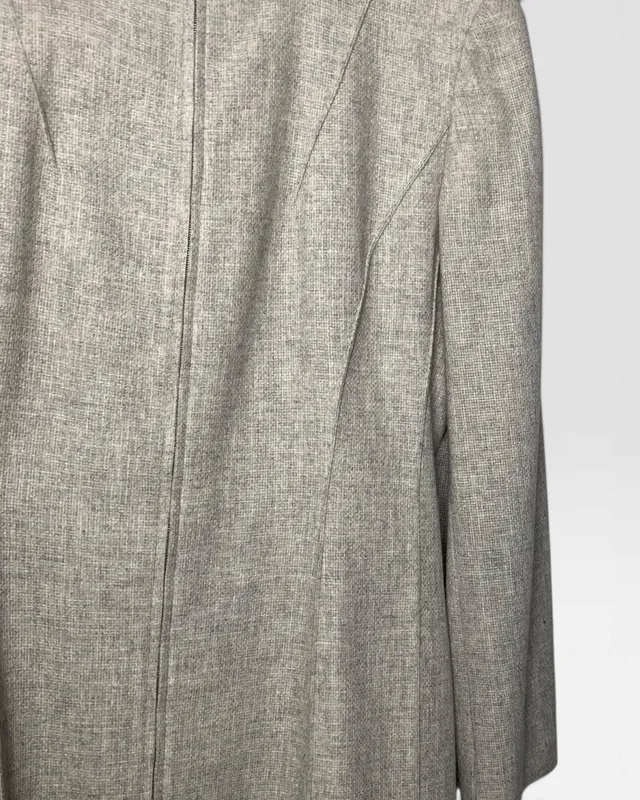 Chaqueta gris clara c/alforzas escada