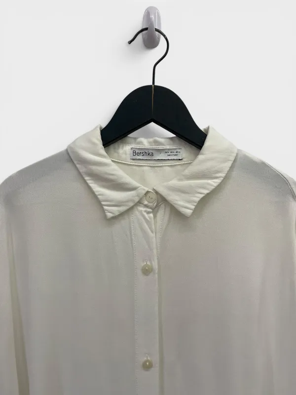 Camisa blanca bershka