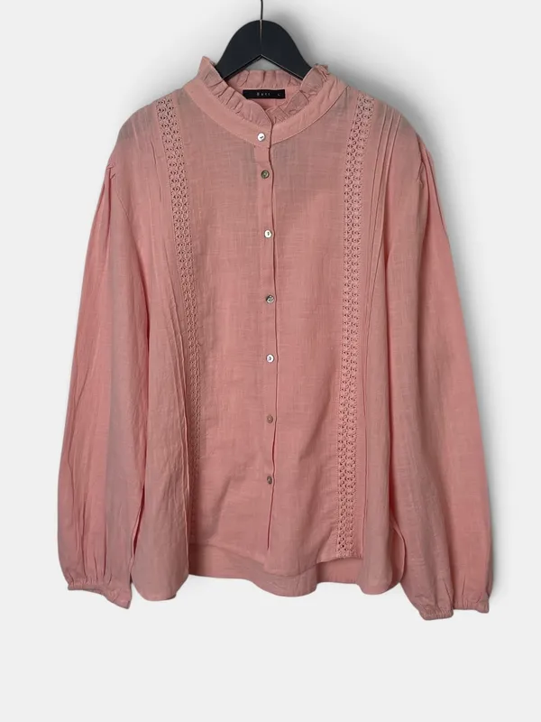Blusa manga larga volados y puntilla batt