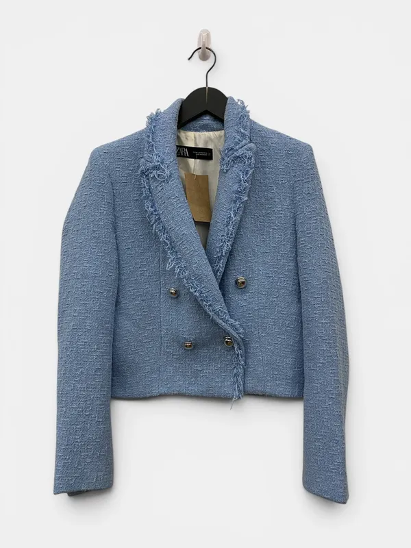 Chaqueta corta tejido plano doble boton zara